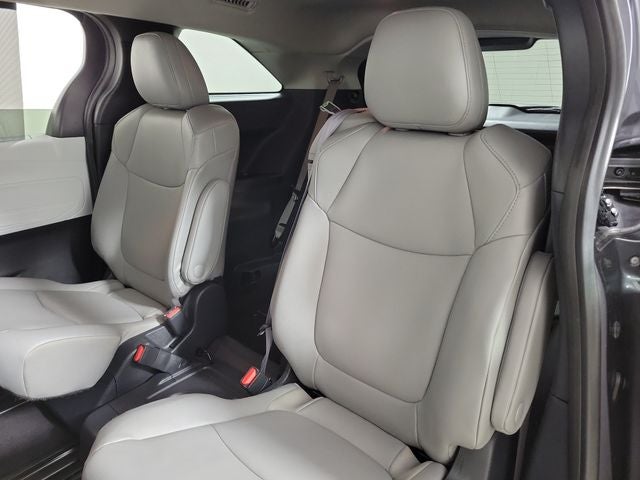 2025 Toyota Sienna XLE 8 Passenger