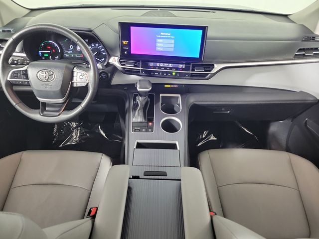 2025 Toyota Sienna XLE 8 Passenger