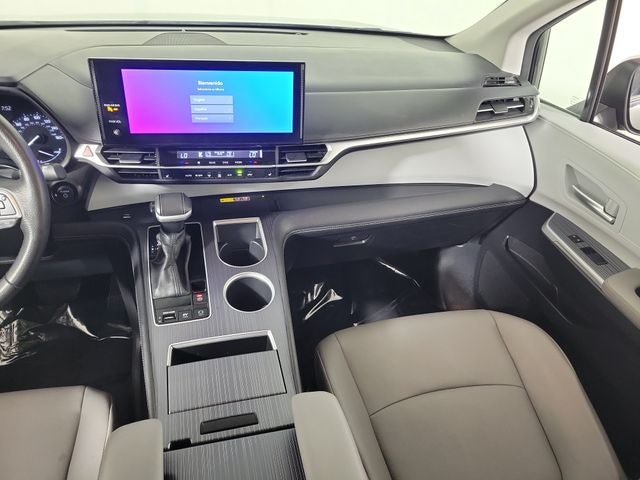 2025 Toyota Sienna XLE 8 Passenger