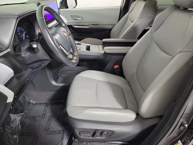 2025 Toyota Sienna XLE 8 Passenger