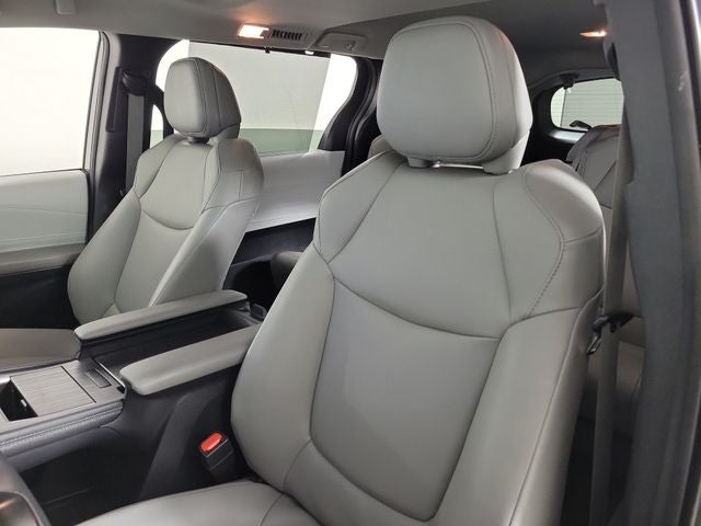 2025 Toyota Sienna XLE 8 Passenger