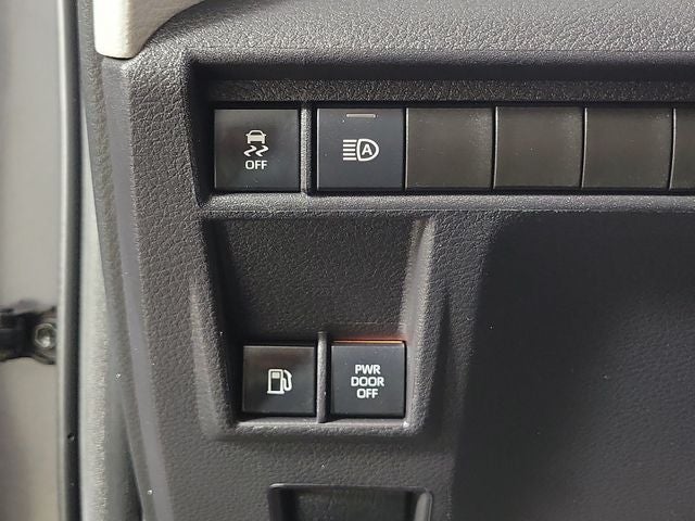 2025 Toyota Sienna XLE 8 Passenger