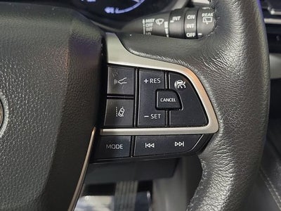 2025 Toyota Sienna XLE 8 Passenger