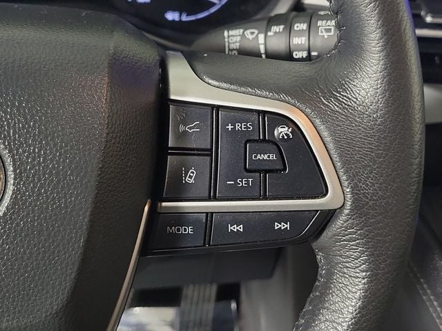 2025 Toyota Sienna XLE 8 Passenger