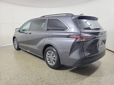 2025 Toyota Sienna XLE 8 Passenger