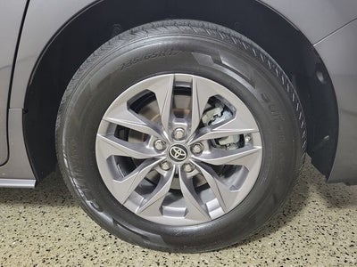 2025 Toyota Sienna XLE 8 Passenger