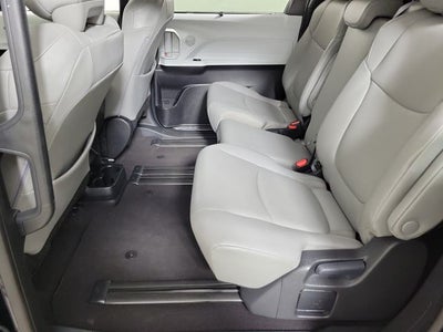 2025 Toyota Sienna XLE 8 Passenger