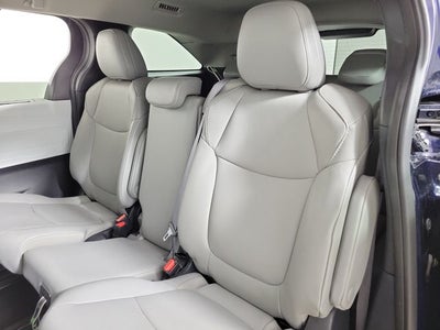2025 Toyota Sienna XLE 8 Passenger