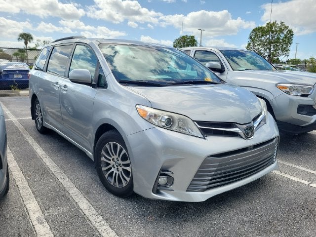 2020 Toyota Sienna XLE 8 Passenger