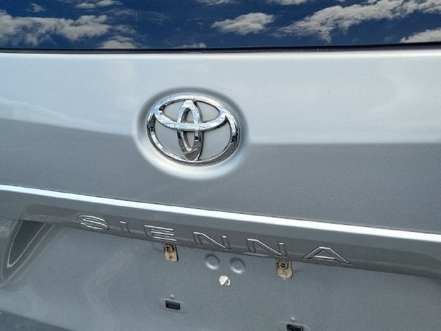 2020 Toyota Sienna XLE 8 Passenger
