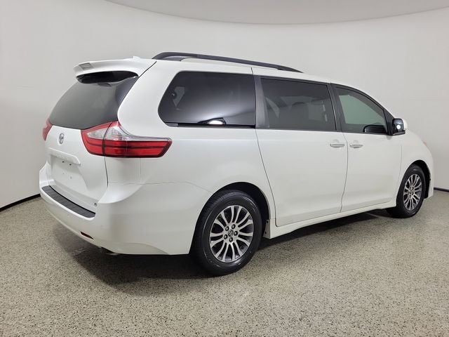 2019 Toyota Sienna XLE Premium 8 Passenger
