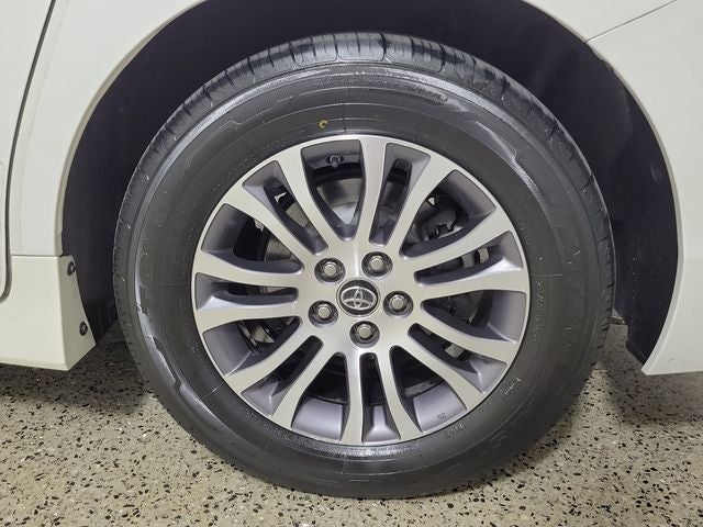 2019 Toyota Sienna XLE Premium 8 Passenger