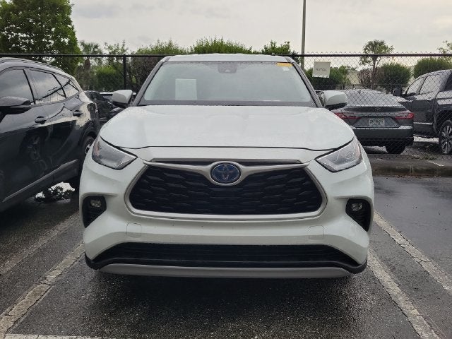 2022 Toyota Highlander Hybrid LE