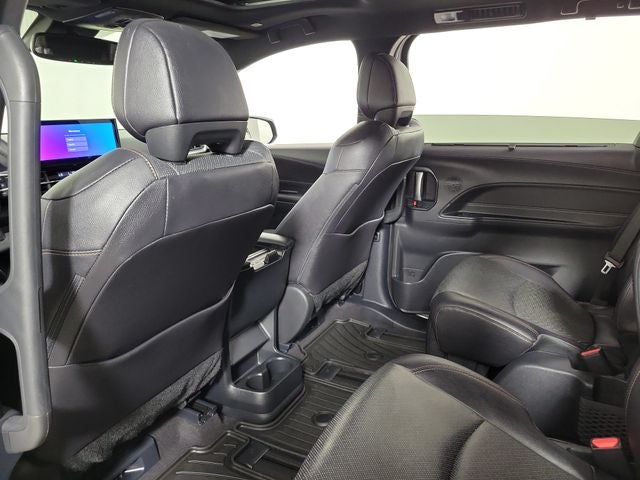 2025 Toyota Sienna Limited 7 Passenger