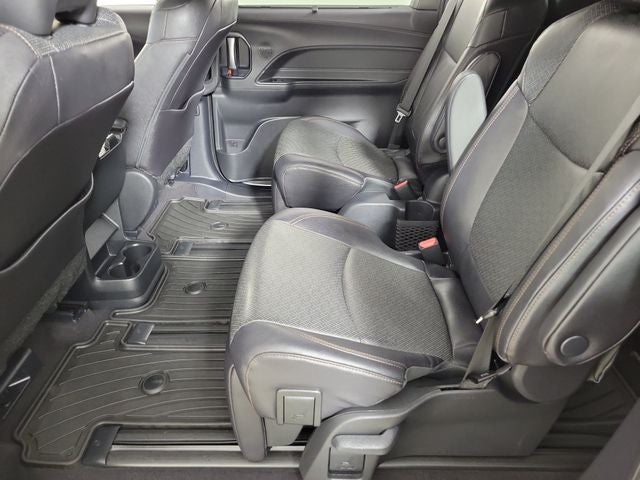 2025 Toyota Sienna Limited 7 Passenger