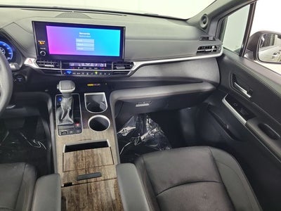 2025 Toyota Sienna Limited 7 Passenger