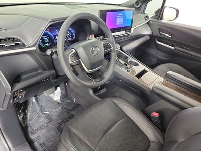 2025 Toyota Sienna Limited 7 Passenger