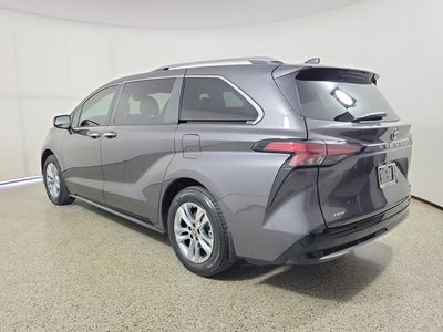 2025 Toyota Sienna Limited 7 Passenger