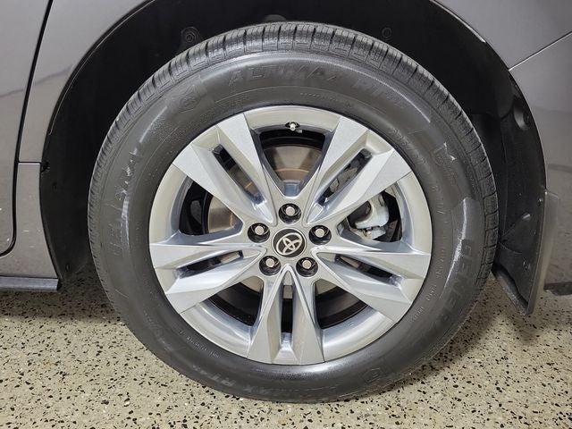 2025 Toyota Sienna Limited 7 Passenger