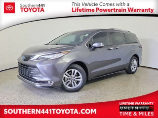 2025 Toyota Sienna Limited 7 Passenger