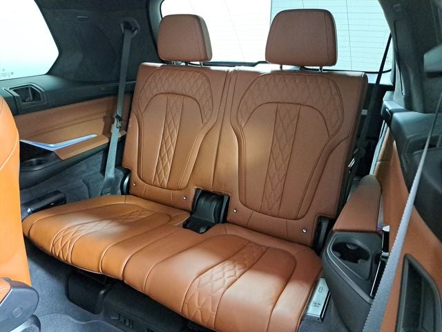 2025 BMW X7 ALPINA XB7