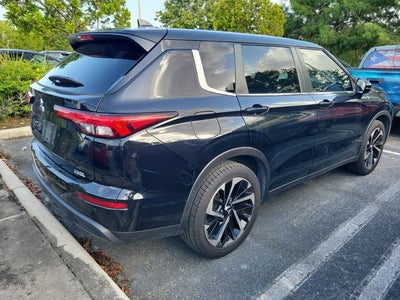 2022 Mitsubishi Outlander ES