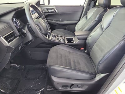 2024 Mitsubishi Outlander SE Black Edition