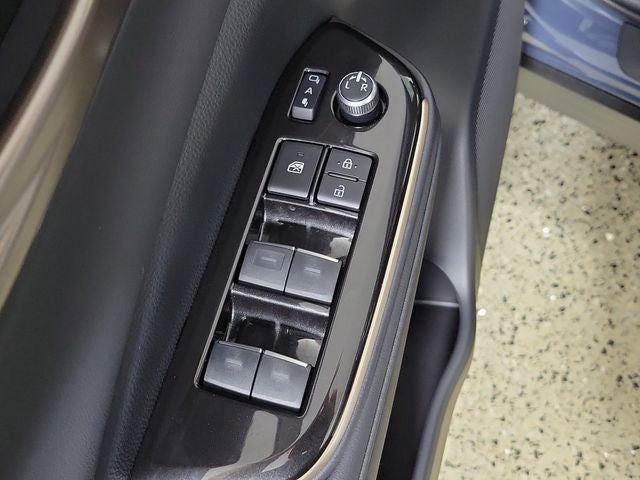 2025 Toyota Crown Signia Limited