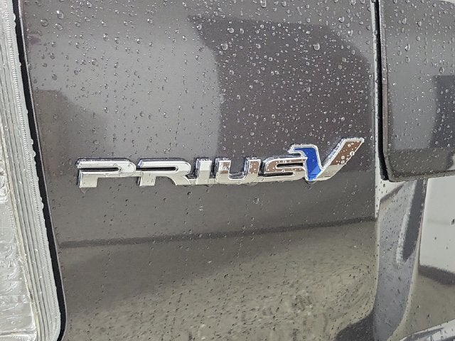 2015 Toyota Prius v Four