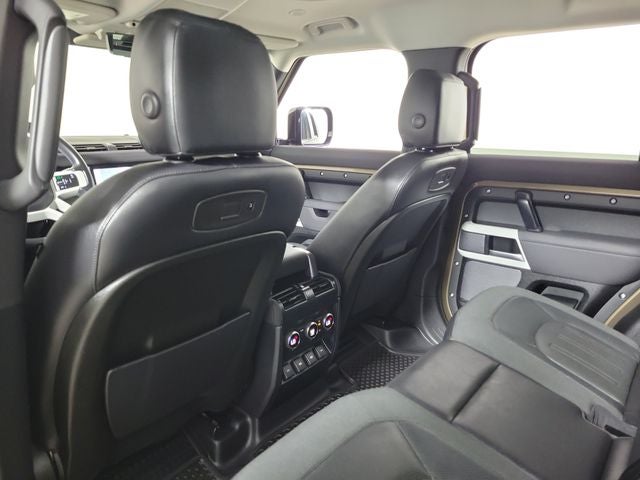 2020 Land Rover Defender 110 SE