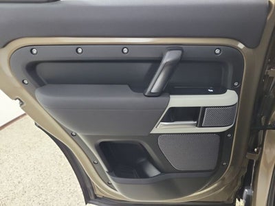 2020 Land Rover Defender 110 SE