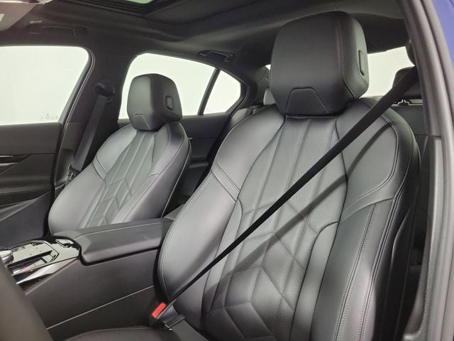 2025 BMW 5 Series 530i