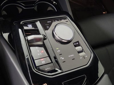 2025 BMW 5 Series 530i