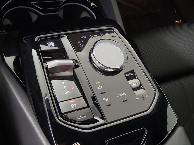 2025 BMW 5 Series 530i