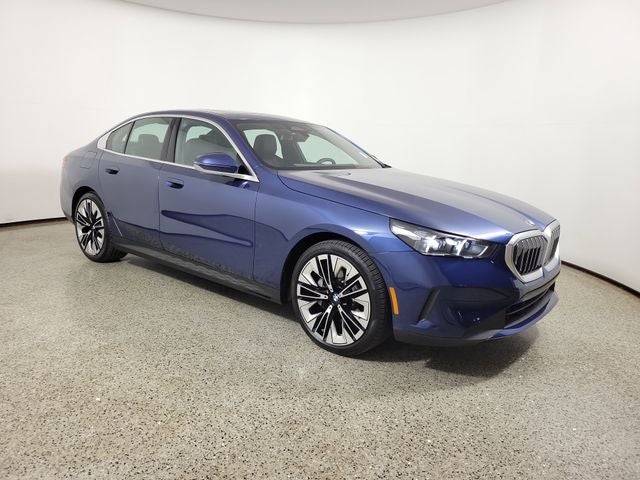 2025 BMW 5 Series 530i