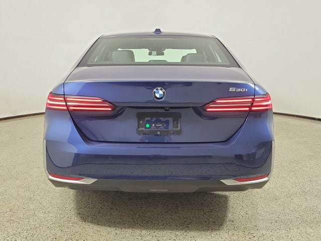 2025 BMW 5 Series 530i