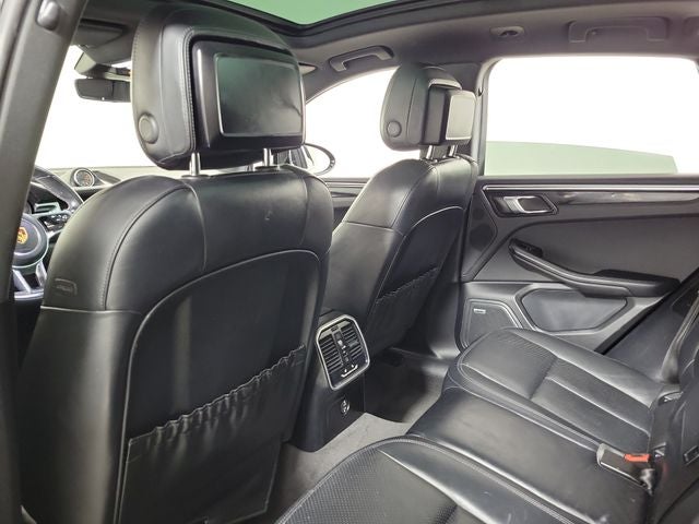 2020 Porsche Macan Base