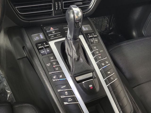 2020 Porsche Macan Base