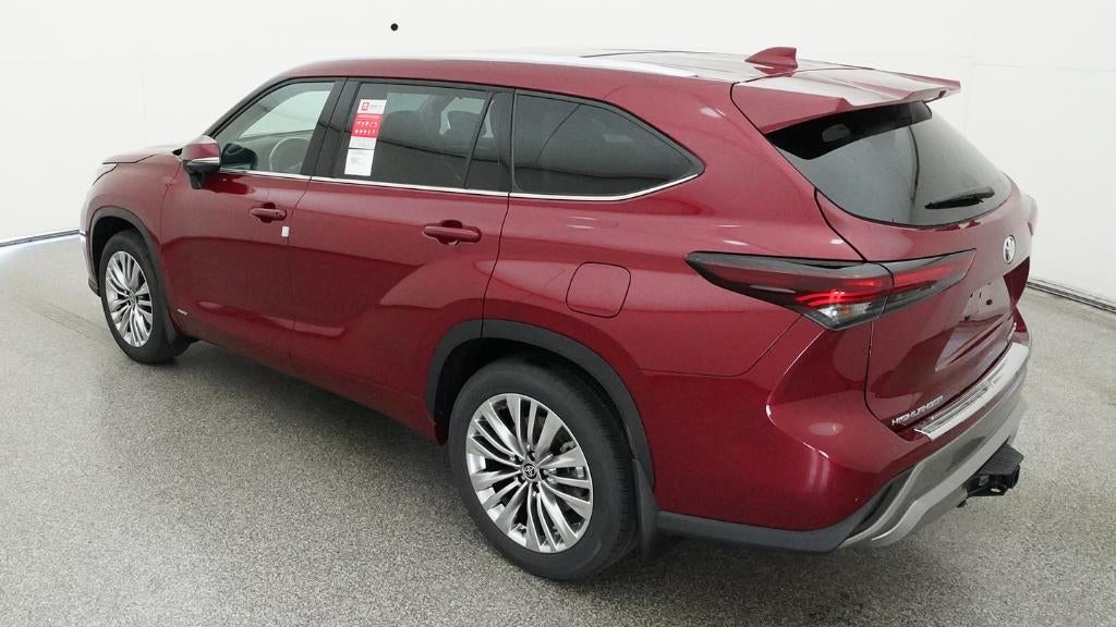 2026 Toyota Highlander Hybrid Platinum
