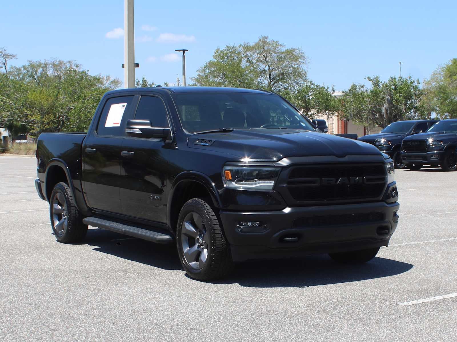 2022 RAM 1500 Big Horn/Lone Star 4x4 Crew Cab 5'7's photo