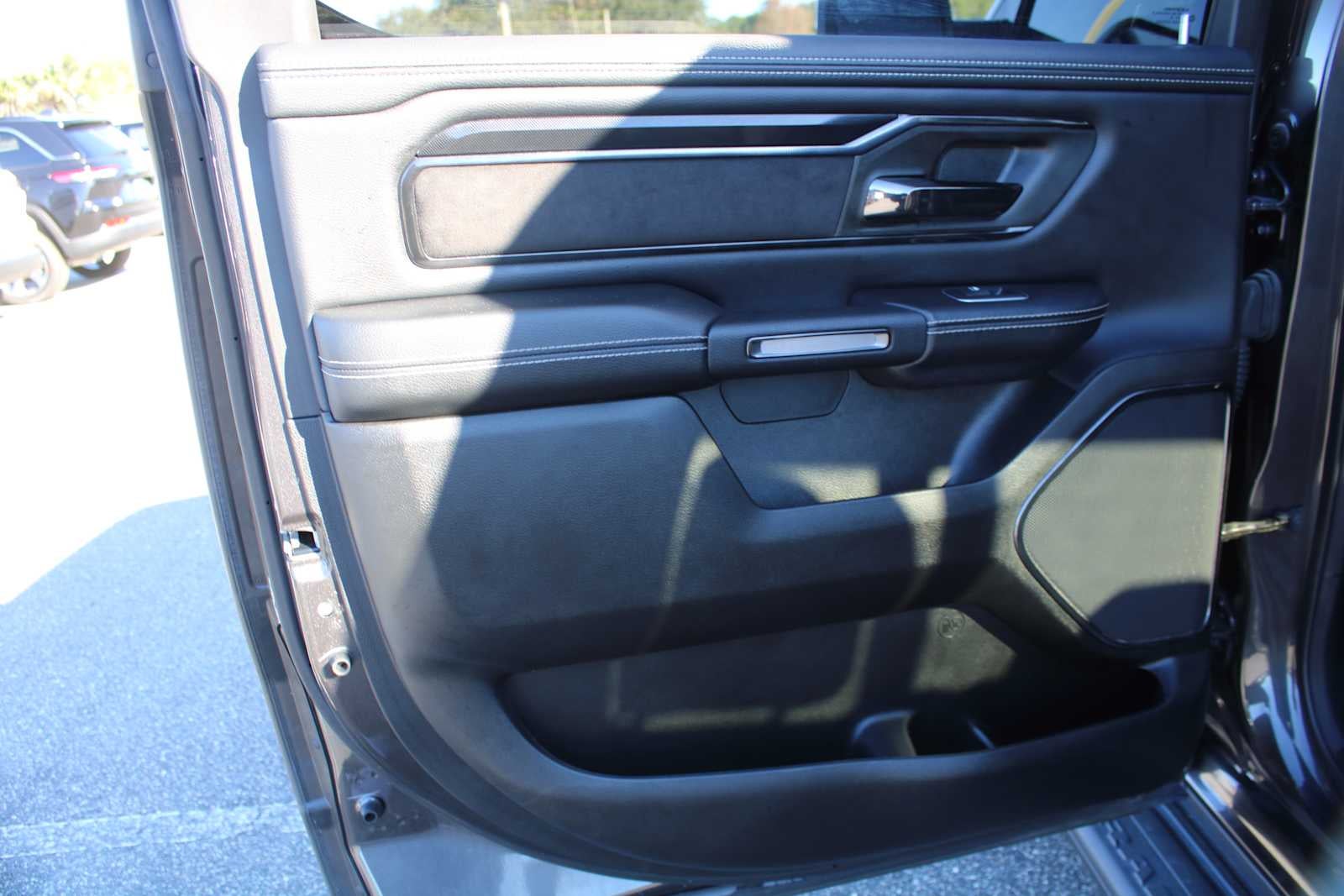 2022 RAM 1500 Laramie Crew Cab 4x4 5'7' Box