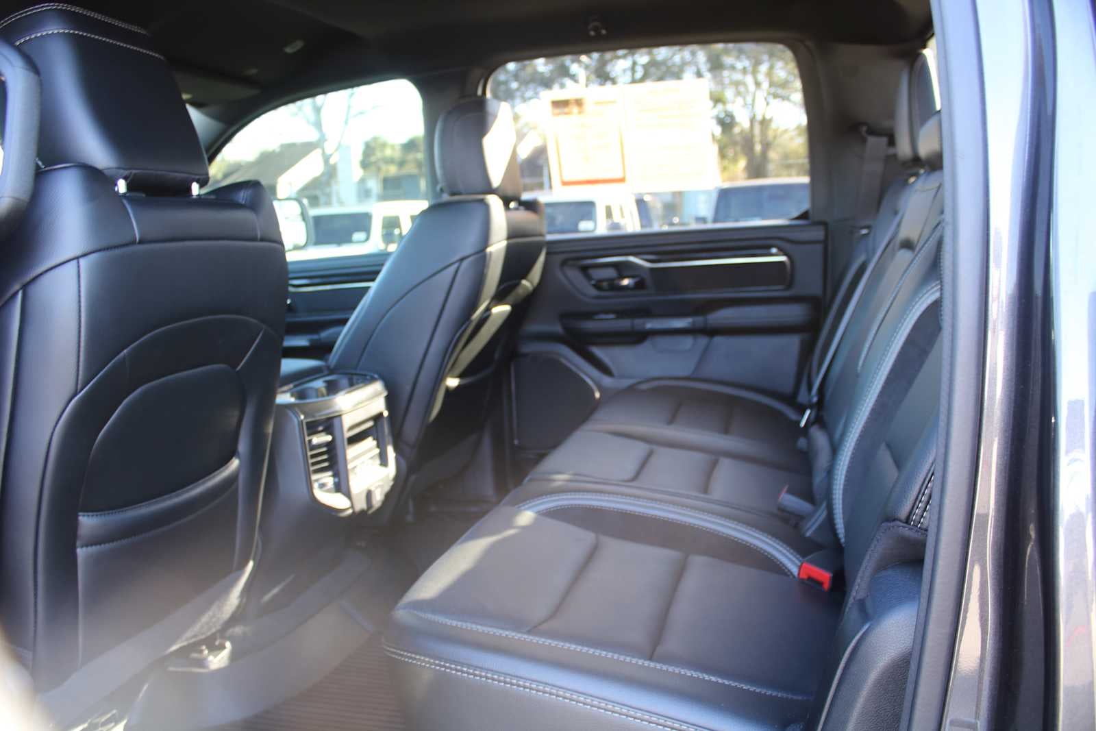 2022 RAM 1500 Laramie Crew Cab 4x4 5'7' Box