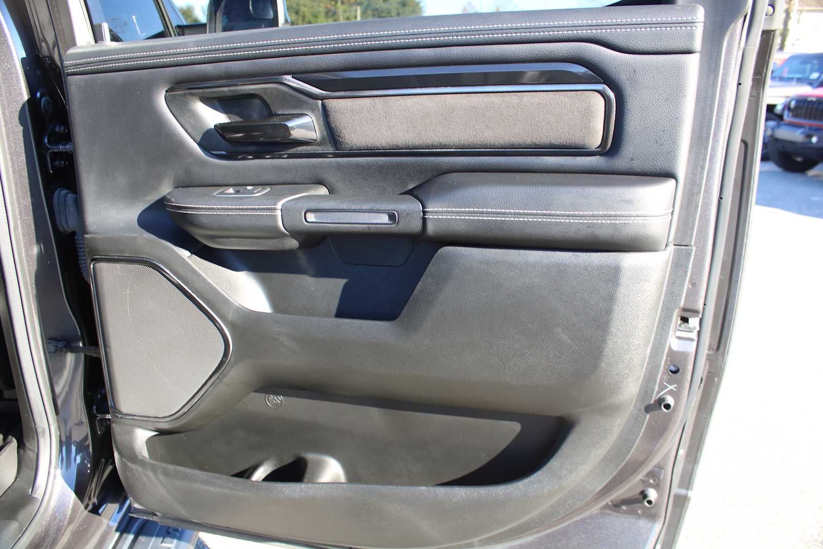 2022 RAM 1500 Laramie Crew Cab 4x4 5'7' Box