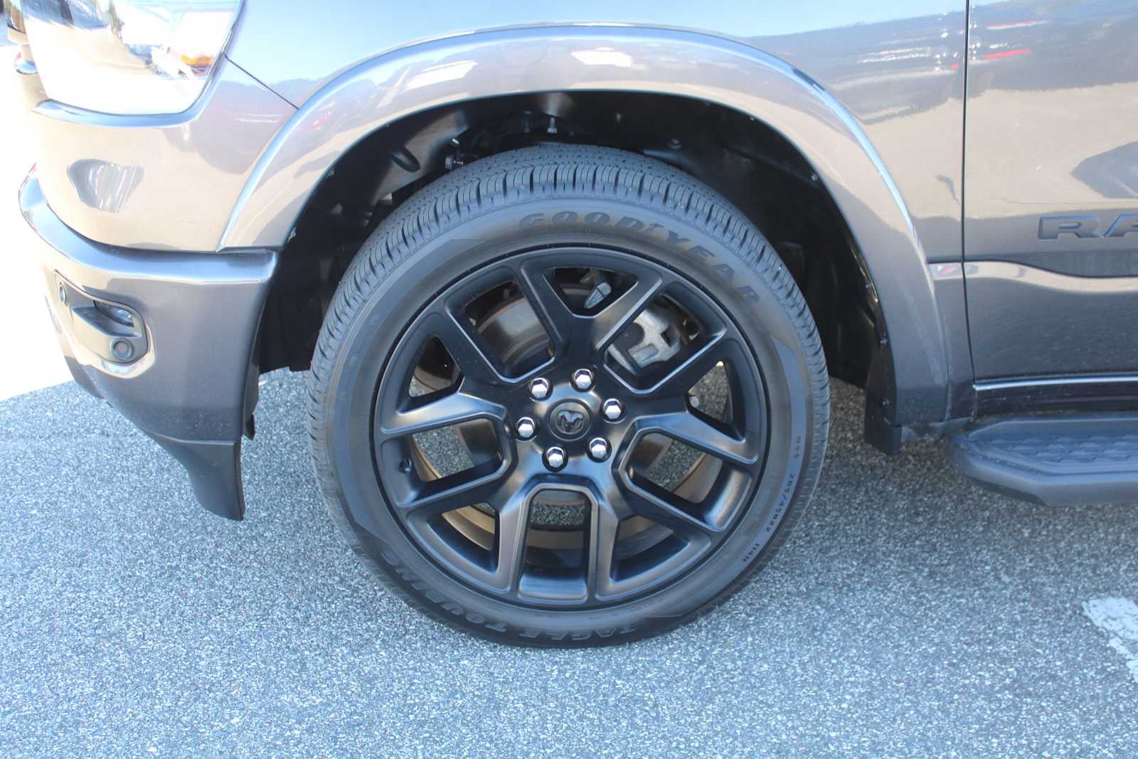 2022 RAM 1500 Laramie Crew Cab 4x4 5'7' Box