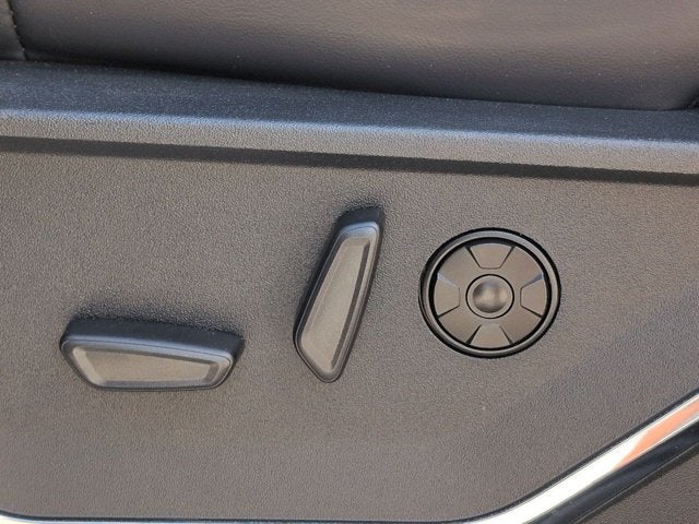 2025 Ford Super Duty F-350 SRW Pickup Platinum