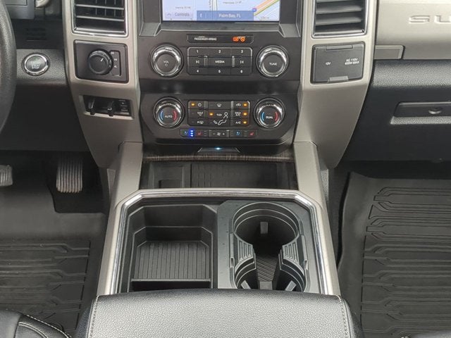 2020 Ford Super Duty F-350 DRW Pickup Lariat DRW