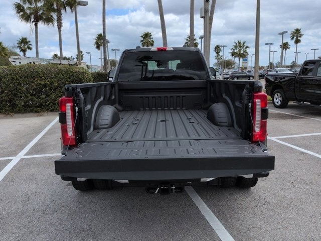 2026 Ford Super Duty F-450 DRW LARIAT