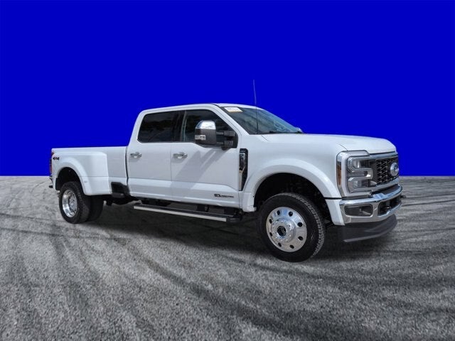 2026 Ford Super Duty F-450 DRW LARIAT