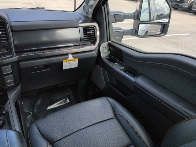 2026 Ford Super Duty F-450 DRW LARIAT