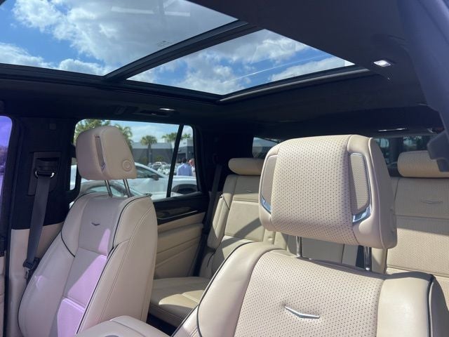 2022 Cadillac Escalade Premium Luxury